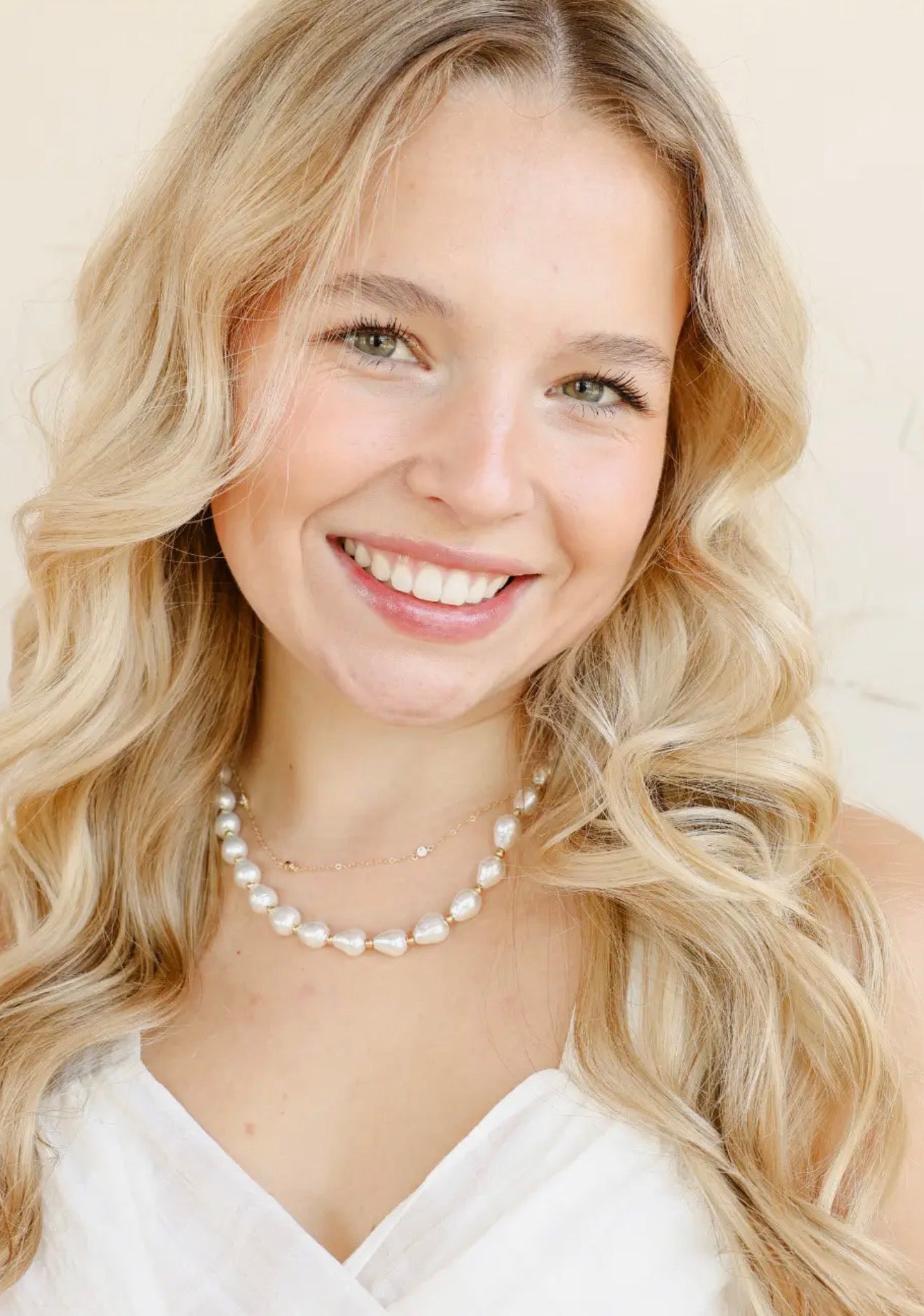 Beaded Blondes - Saylor Pearl Necklace in Gold