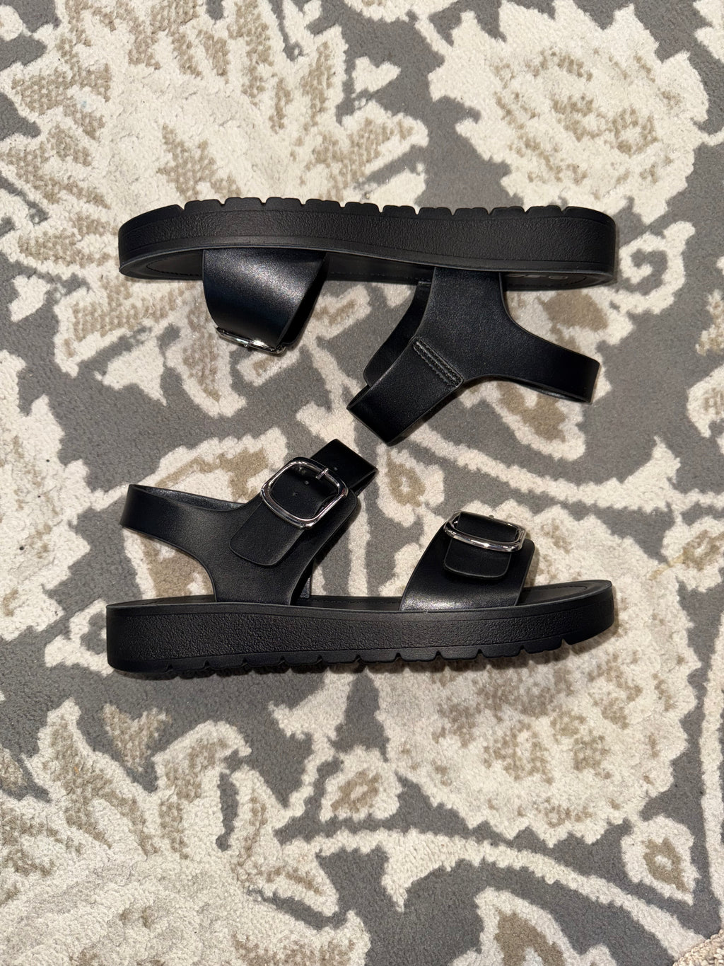 The Jackie Sandal - Black