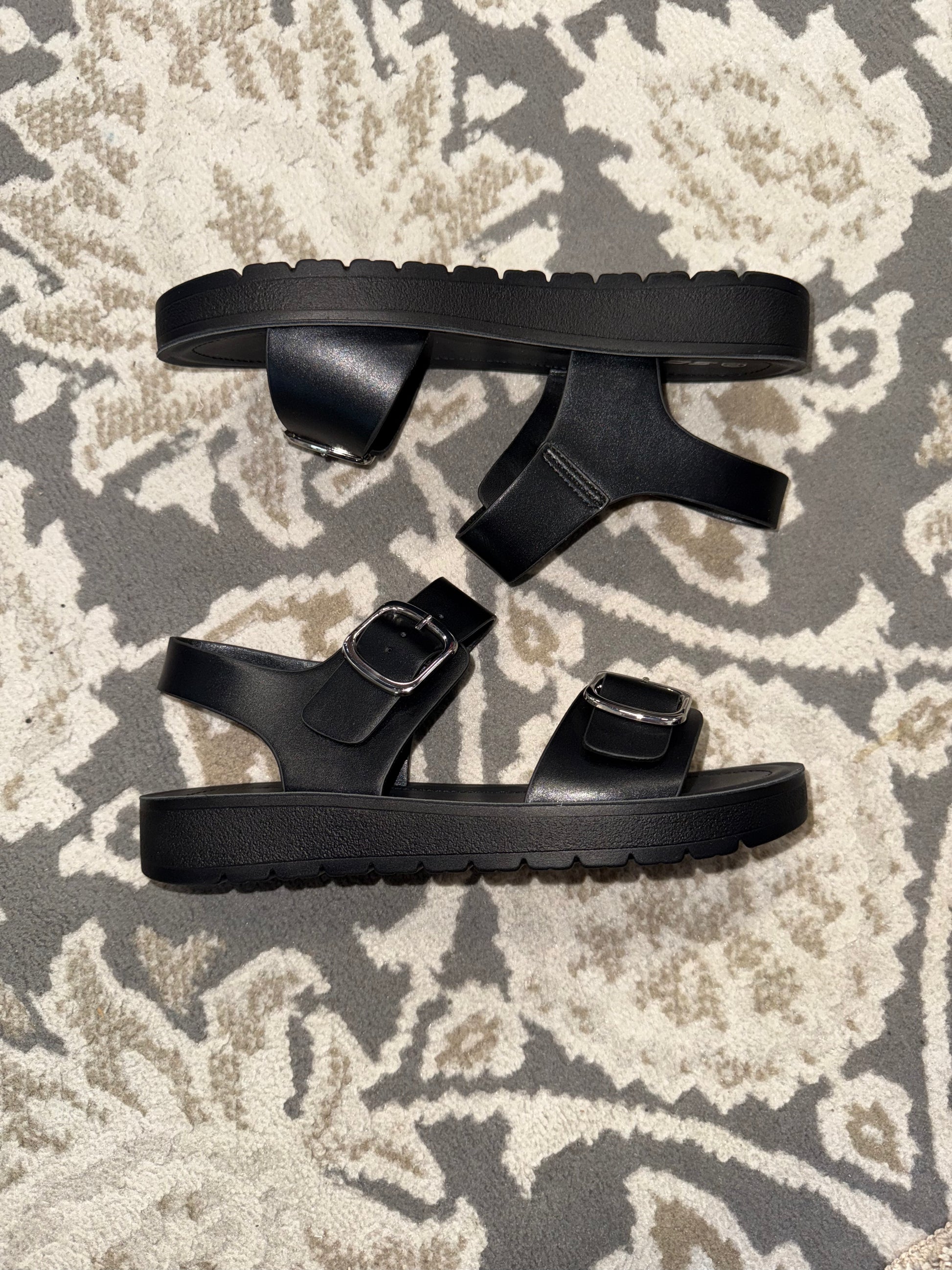The Jackie Sandal - Black