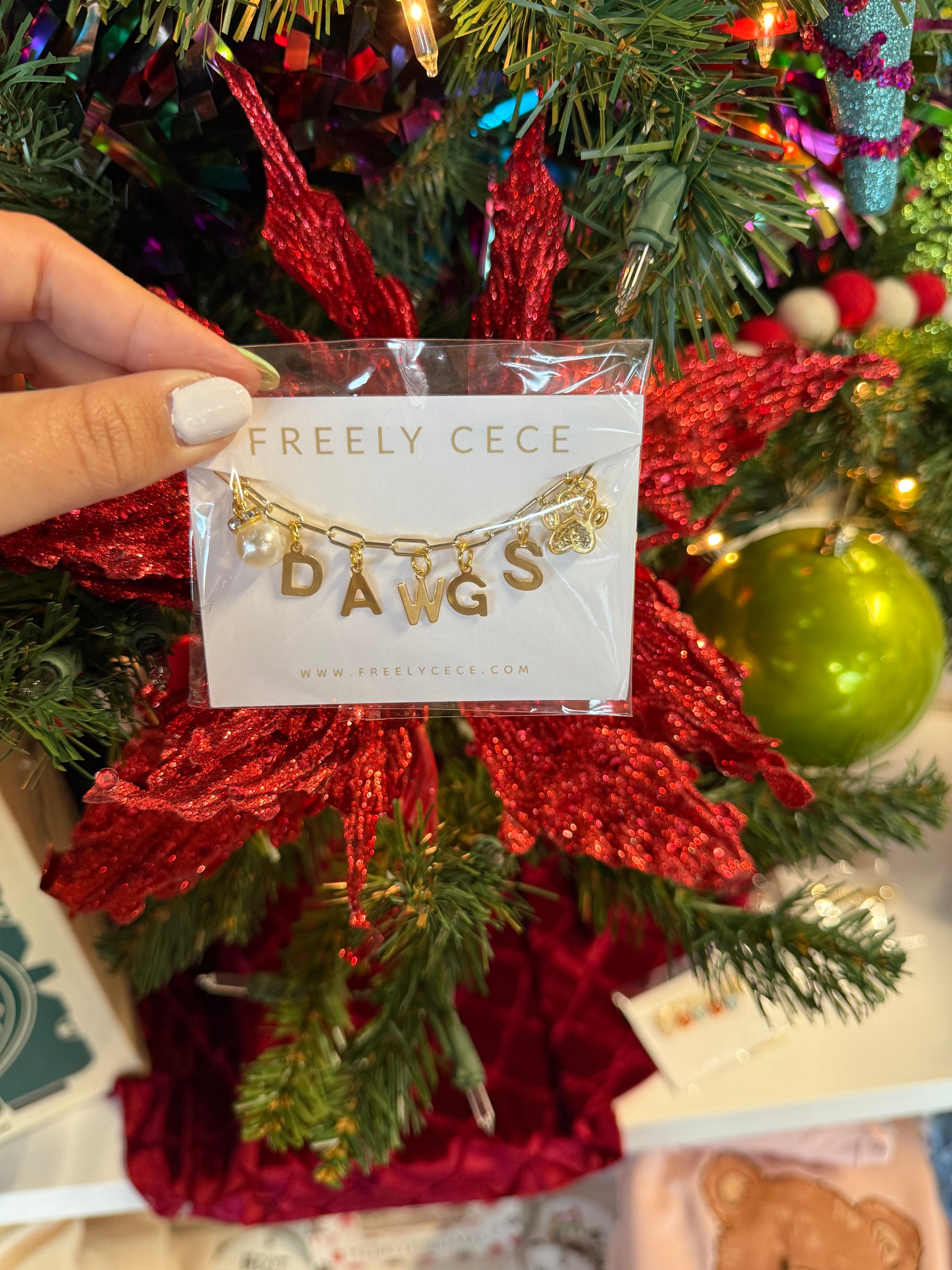 Dawgs Charm Necklace - Pearl/Paw